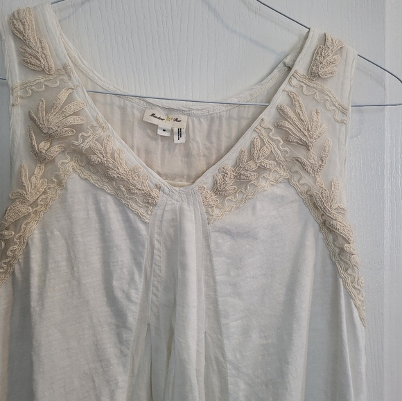 Lovely Embroidered Top - Picture 3 of 6